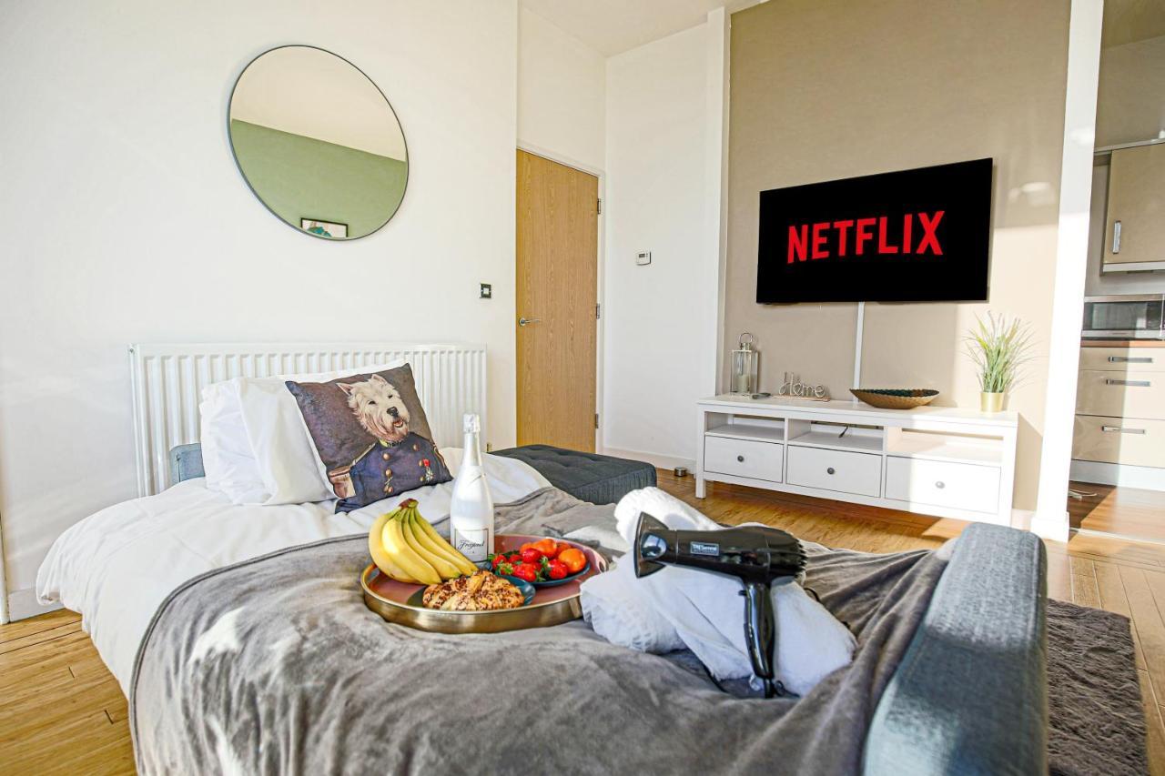 Penthouse Hub Apartment - Central Mk - Juliet Balcony, Free Parking, Fast Wi-Fi And Smart Tv With Netflix By Yoko Property Milton Keynes Exterior foto